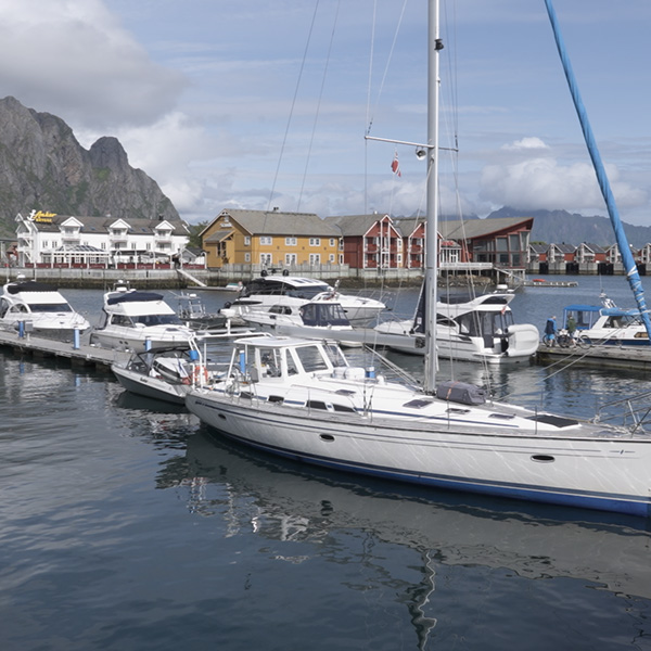 Lofoten Islands, Lofoten,
Svolvær, Henningsvær